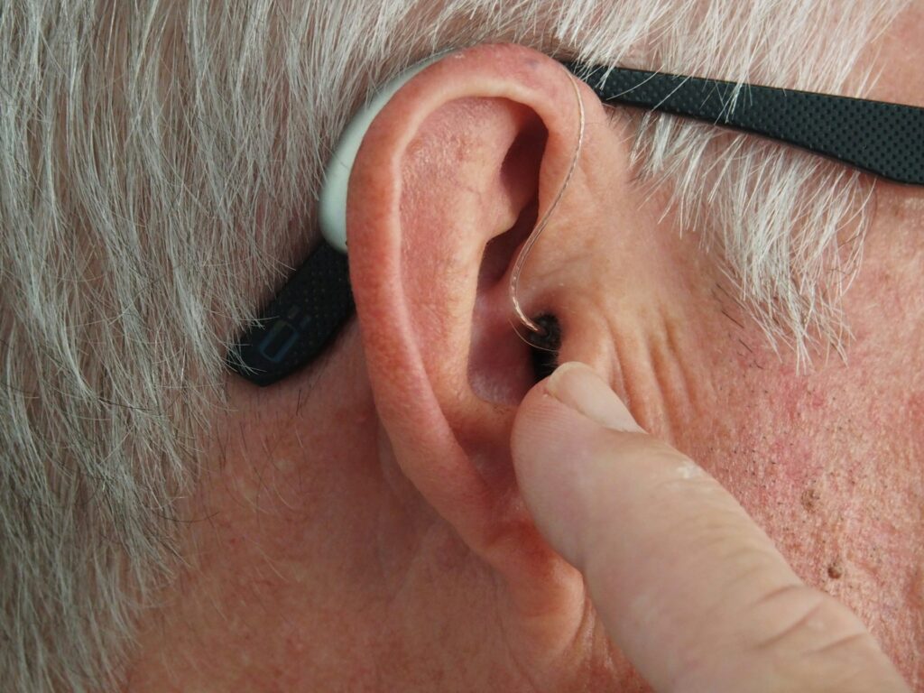 oreille-droite-qui-siffle